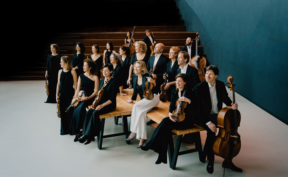 Die Amsterdam Sinfonietta gastiert am 13. Dezember 2022 in der Festhalle (Foto: Marco Borggreve)