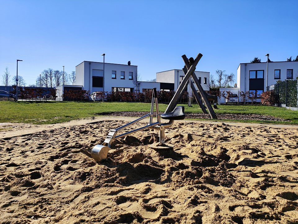 Besonders bei den Jüngeren sehr beliebt sind die Sandkastenbagger, hier am Spielplatz Wallonischer Ring (Foto: Stadt Viersen)