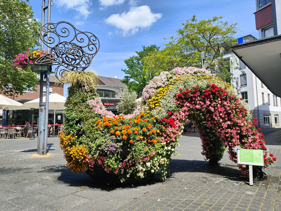 Der „Gallische Hahn“ ist eine der Figurinen von Viersen blüht (Foto: Stadt Viersen)