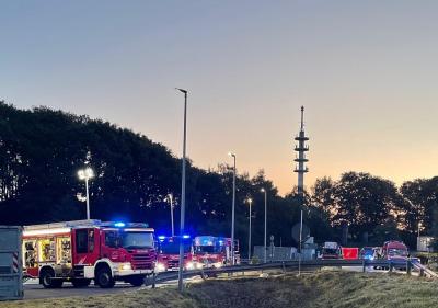 Feuerwehrfahrzeuge an der Einsatzstelle (Foto: Stadt Viersen –  Feuerwehr)