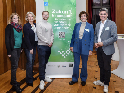 Beim Immobilien-Dialog (von links): Mareike Backhausen und Susanne Laurenz (Citymanagement), Alexander Weßling (Projektmanager Lean), Bürgermeisterin Susanne Anemüller, Boris Hedde (Geschäftsführer Lean). (Foto: Stadt Viersen – Antje Prömper)