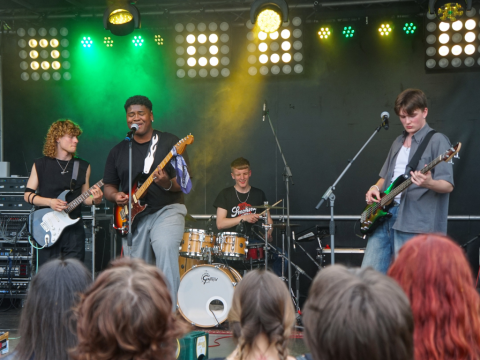 Die Band Crimson Bloom auf der Bühne beim Young Talents Bandcontest 2024 - Foto: Stadt Viersen