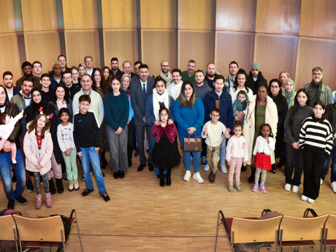 Gruppenbild von der ersten Einbürgerungsfeier